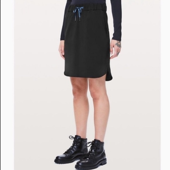 Lululemon On The Fly Skirt *21" - Black - Picture 3 of 12